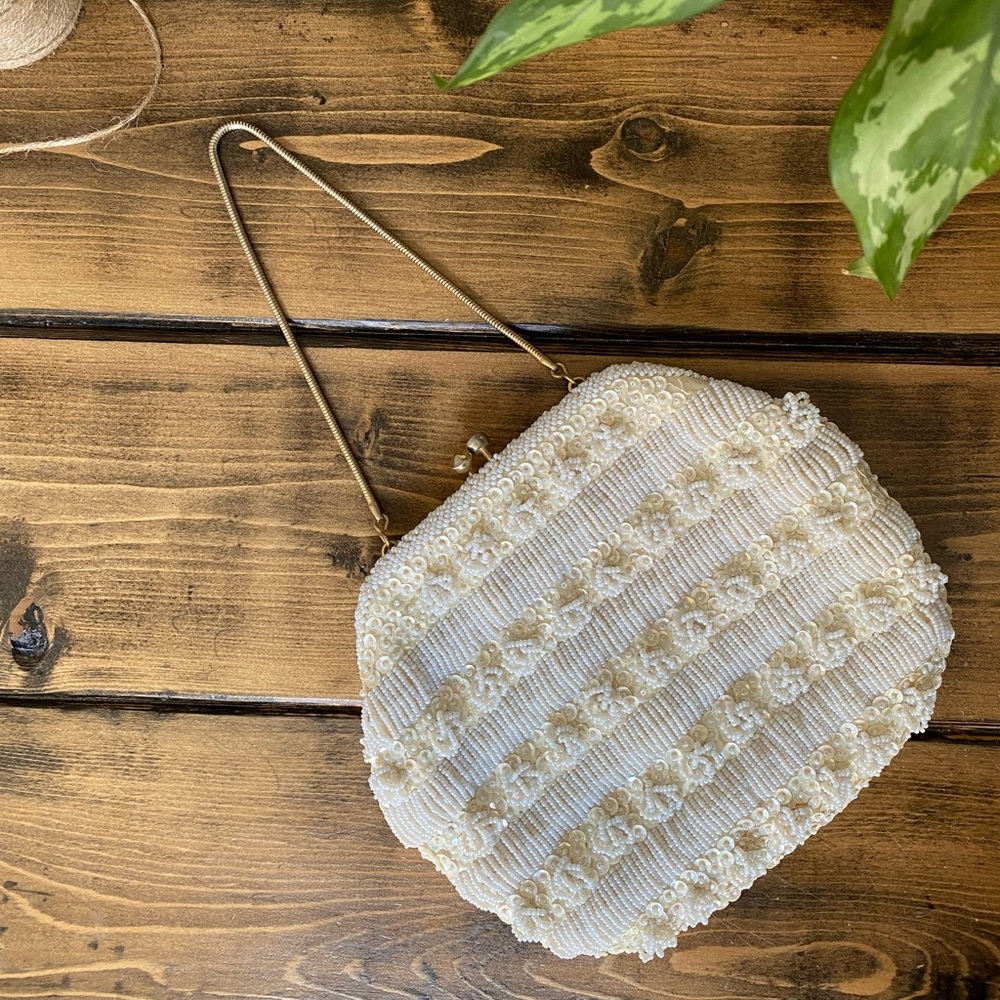 Beautiful vintage pearl purse
